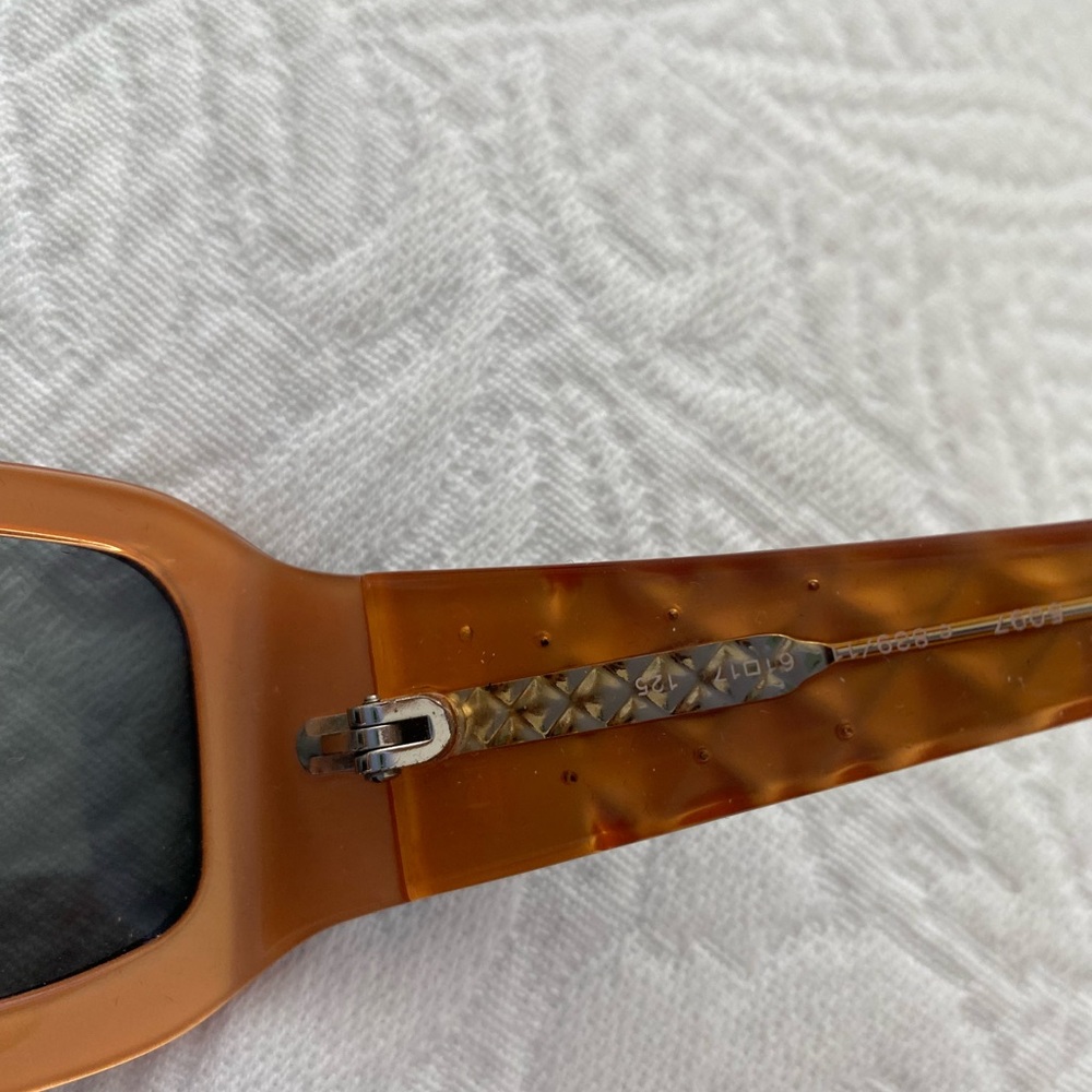 CHANEL Black Sunglasses - Picture 4 of 8